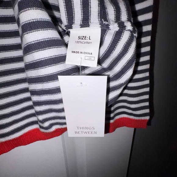 Things Between - Black and white crew neck knit sweater with red trim Large - Picture 3 of 3